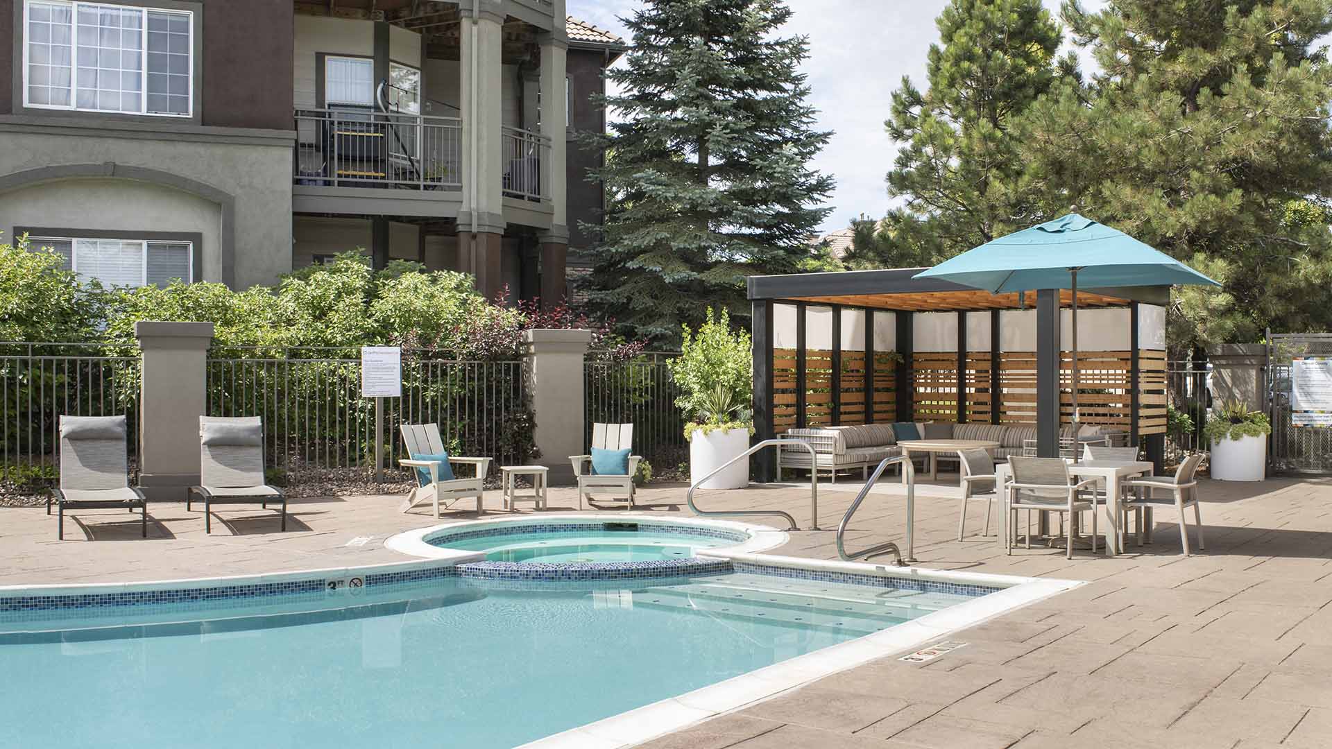 How to Live Off the Grid: A Beginner's Step-by-Step Guide - Private Grid-Free Apartment Living