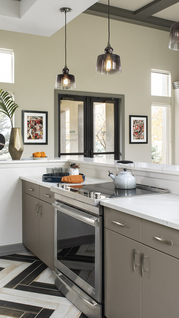 Apartment community Resident Lounge at Sagebrook in Colorado Springs, Colorado.