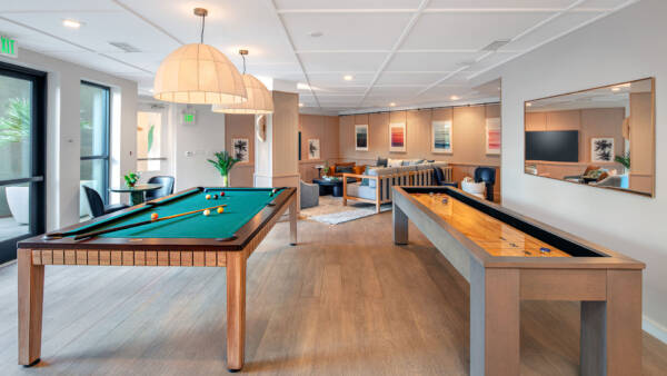 Resident Lounge and Billiards
