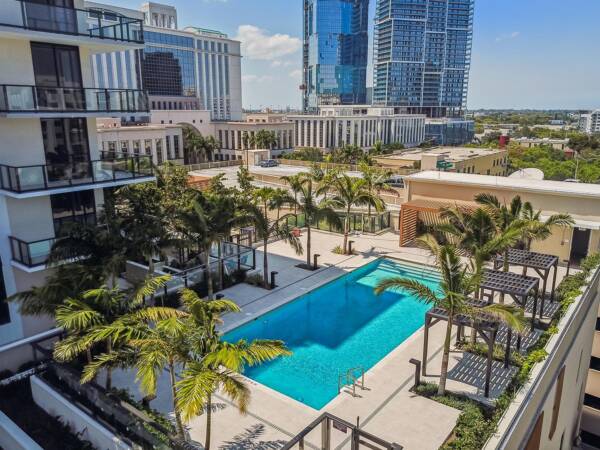 Griffis West Palm Apartment Resort-Style Pool